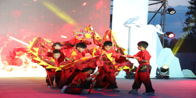 新農(nóng)社區(qū)慈善晚會(huì)圓滿落幕，共筑社區(qū)愛心橋梁