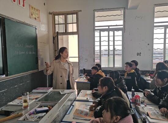 立足課堂推課改 聚焦質(zhì)量謀發(fā)展——濱?？h界牌中學(xué)開展校際交流活動(dòng)側(cè)記