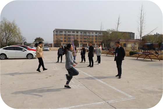 濱?？h五汛鎮(zhèn)中心小學(xué)舉行慶祝第111個國際三八婦女節(jié)活動