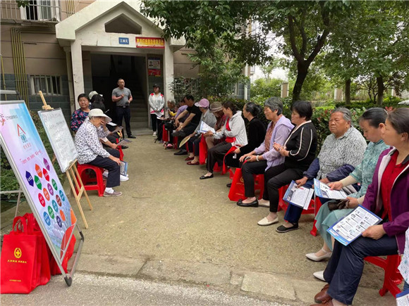 學(xué)黨史 揚價值 新銅社區(qū)樓棟課堂聚合力