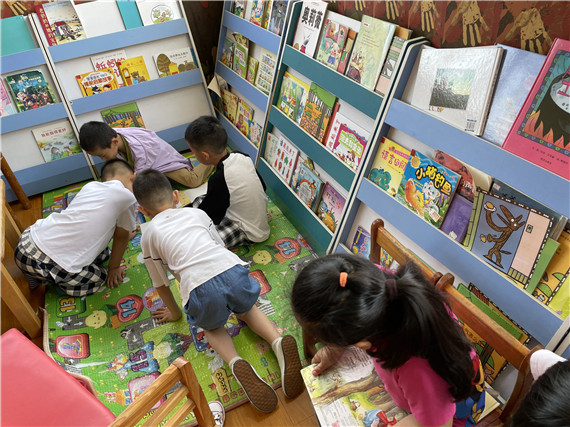 百水家園社區(qū)開展未成年人“書香迎六一 閱讀伴成長(zhǎng)”全民閱讀系列活動(dòng)