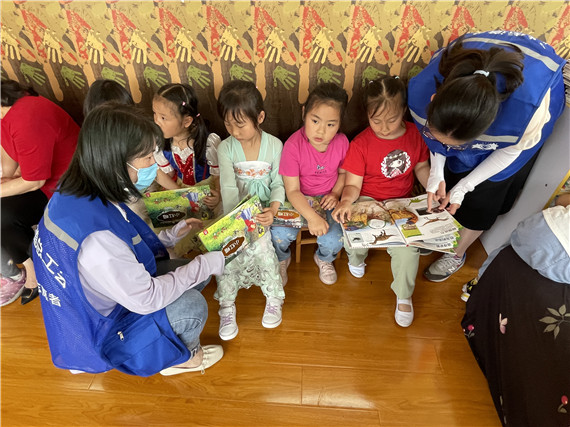 百水家園社區(qū)開展未成年人“書香迎六一 閱讀伴成長(zhǎng)”全民閱讀系列活動(dòng)