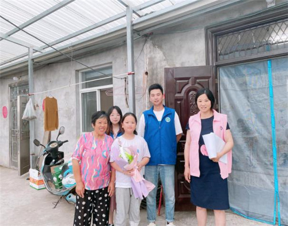 尚橋社區(qū)：“暖心行動(dòng)”家訪(fǎng)小學(xué)生“三全教育”導(dǎo)航成長(zhǎng)路