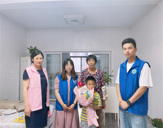 尚橋社區(qū)：“暖心行動(dòng)”家訪(fǎng)小學(xué)生“三全教育”導(dǎo)航成長(zhǎng)路