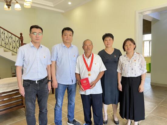 江寧街道陸郎衛(wèi)生院黨支部:榮光所向 素履以往 致敬光榮在黨50年黨員