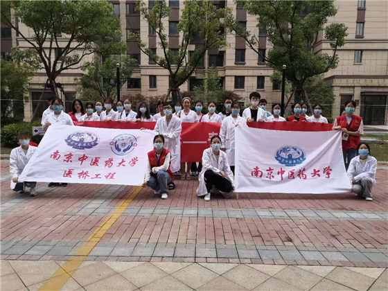 石埠橋村社區(qū):專家送來(lái)健康經(jīng) 群眾困難隨之去