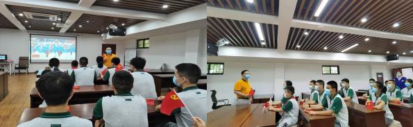 汲取奮進力量！南師附中江寧分校師生集中在殷巷社區(qū)收聽收看慶祝中國共產(chǎn)黨成立100周年大會