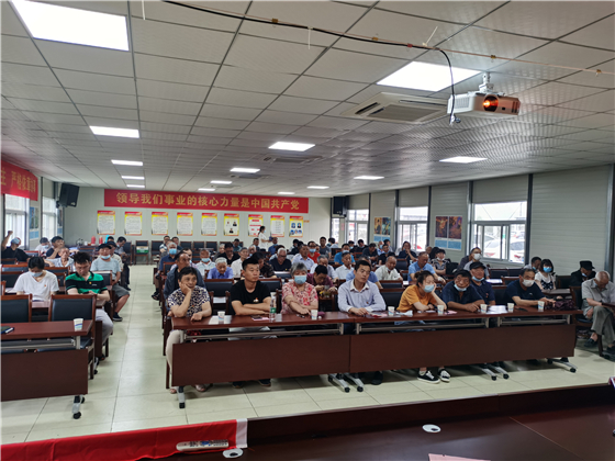 攝山村:書記帶頭講黨課 黨史學(xué)習(xí)再入心