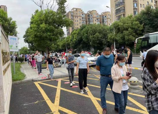 秣陵街道長山社區(qū)：團(tuán)結(jié)一心，奮戰(zhàn)疫情