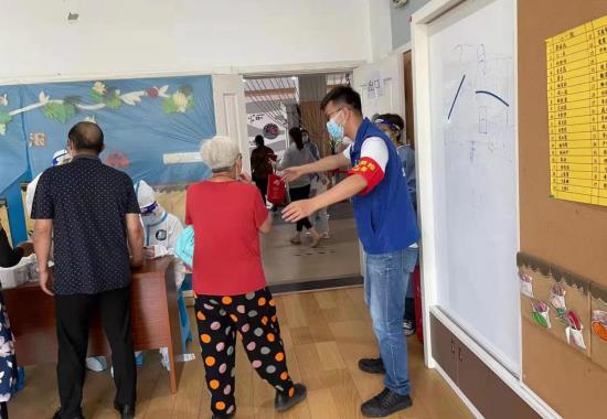 秣陵街道長山社區(qū)：團(tuán)結(jié)一心，奮戰(zhàn)疫情