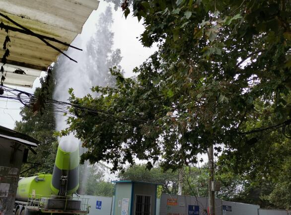 電瓷社區(qū)為民辦實事 快速響應上門為居民消殺美國白蛾——電瓷社區(qū)便民服務中心活動紀實